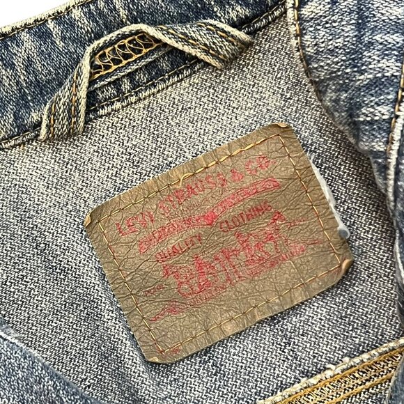 Women’s Levi’s jacket denim chest 19 sleeve 25 length 24 y2k - Picture 4 of 5
